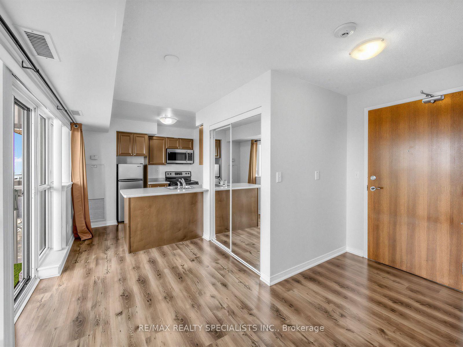 Photo 5 of Unit 1501, 215 Queen Street E, Brampton, Queen Street Corridor — HOMEH