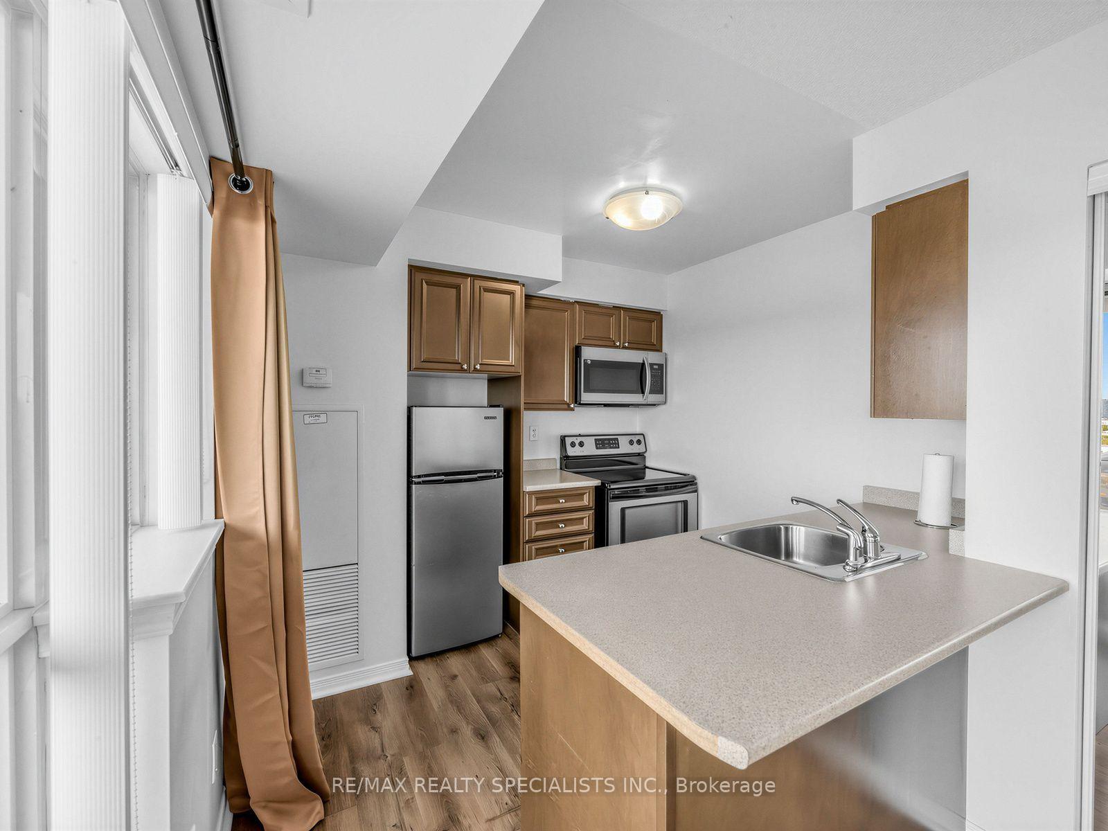 Photo 6 of Unit 1501, 215 Queen Street E, Brampton, Queen Street Corridor — HOMEH