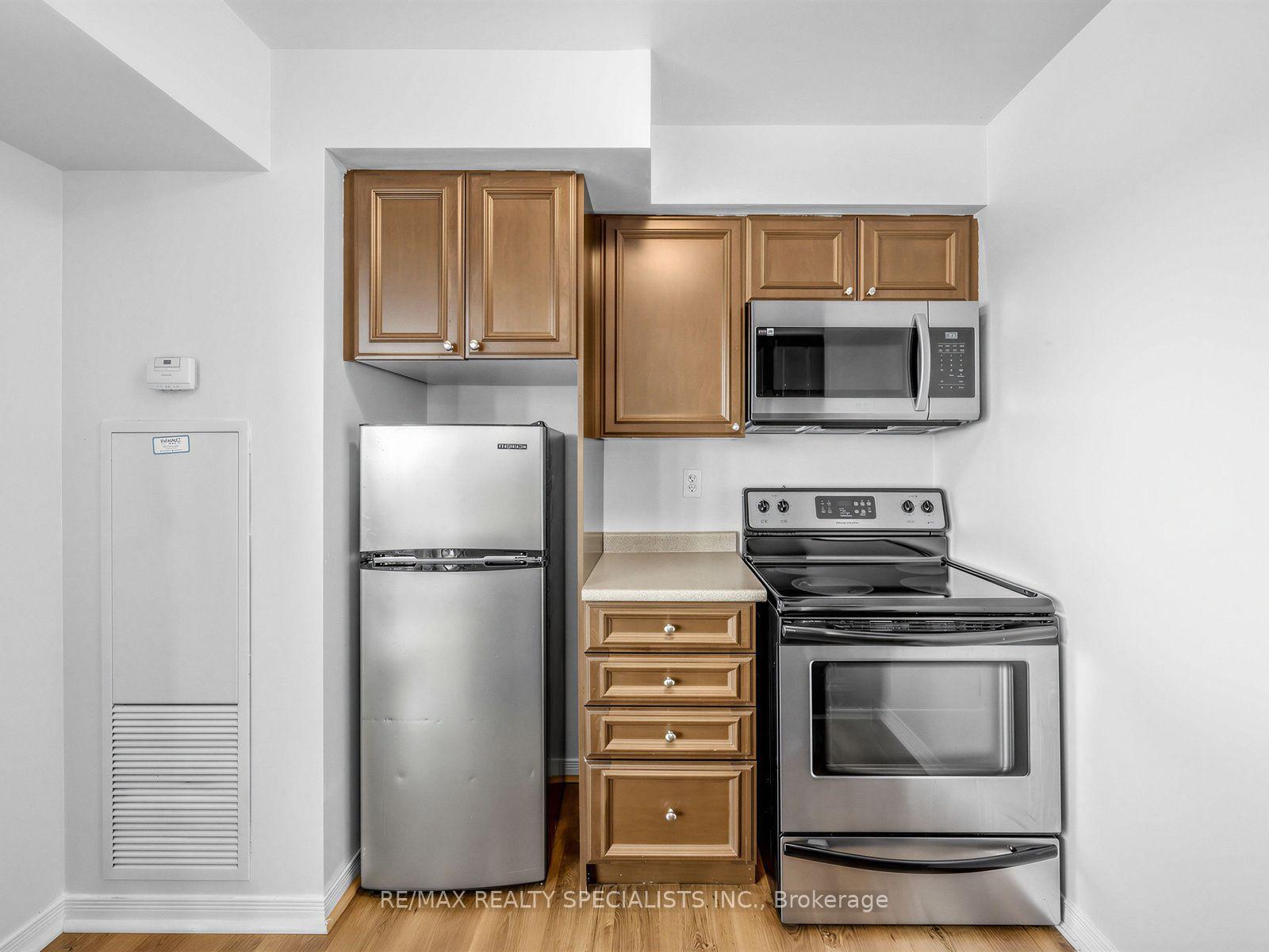 Photo 7 of Unit 1501, 215 Queen Street E, Brampton, Queen Street Corridor — HOMEH
