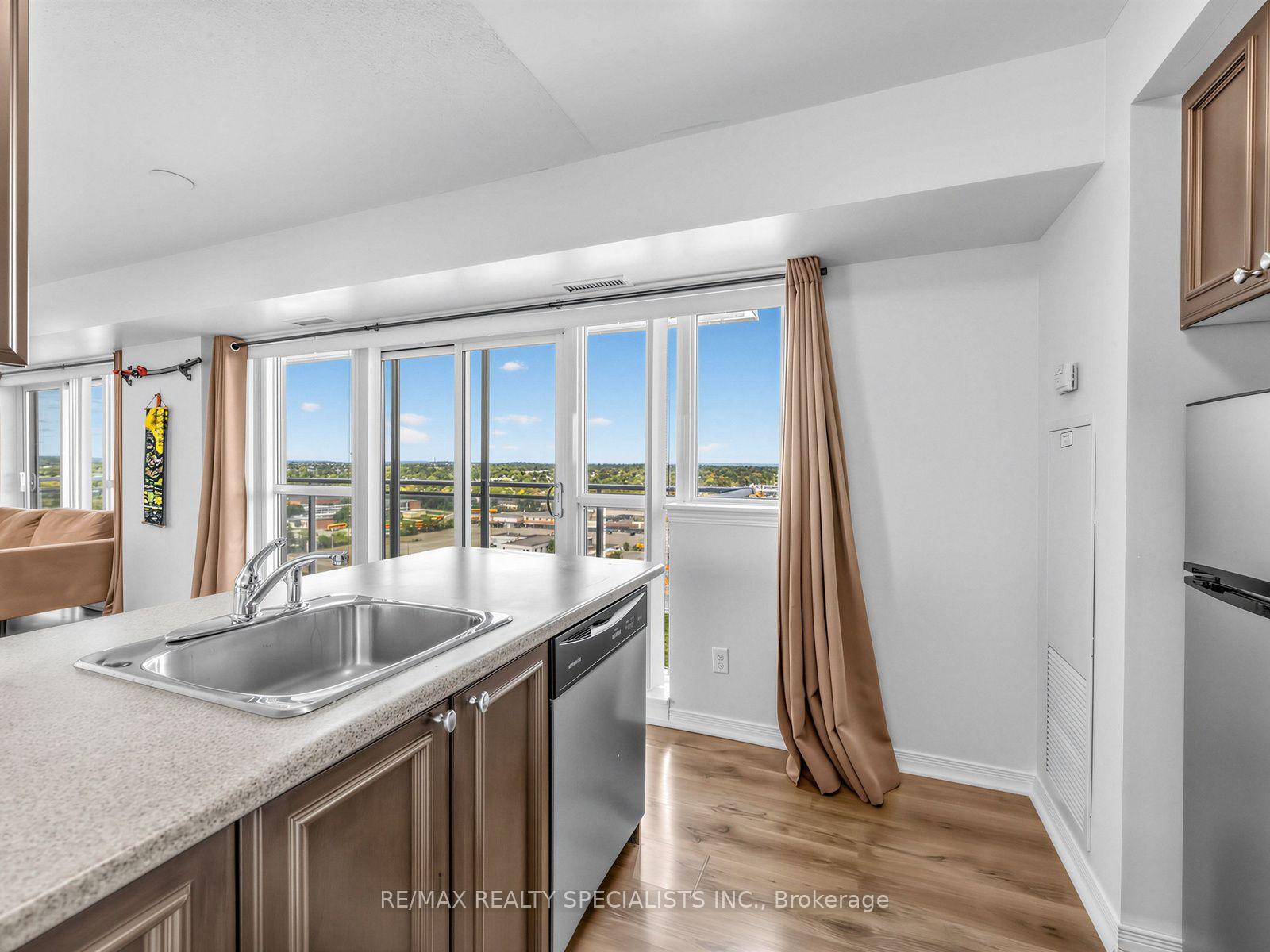 Photo 10 of Unit 1501, 215 Queen Street E, Brampton, Queen Street Corridor — HOMEH
