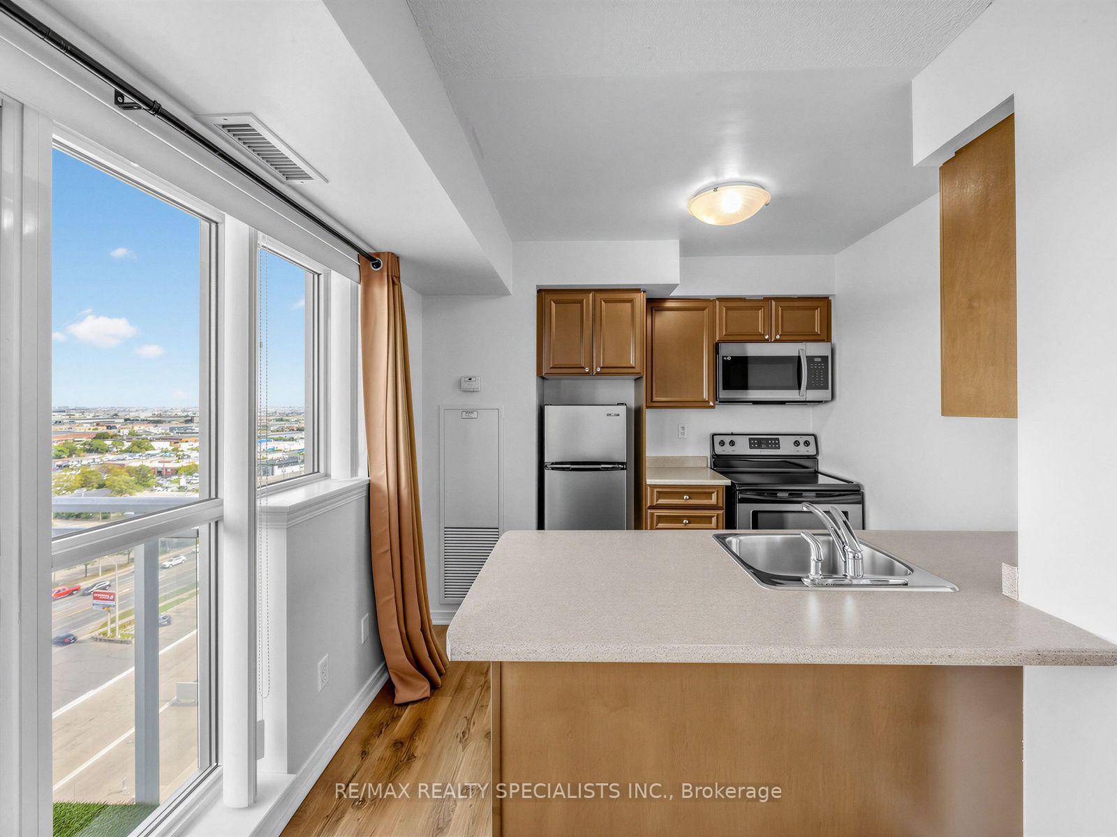 Photo 11 of Unit 1501, 215 Queen Street E, Brampton, Queen Street Corridor — HOMEH