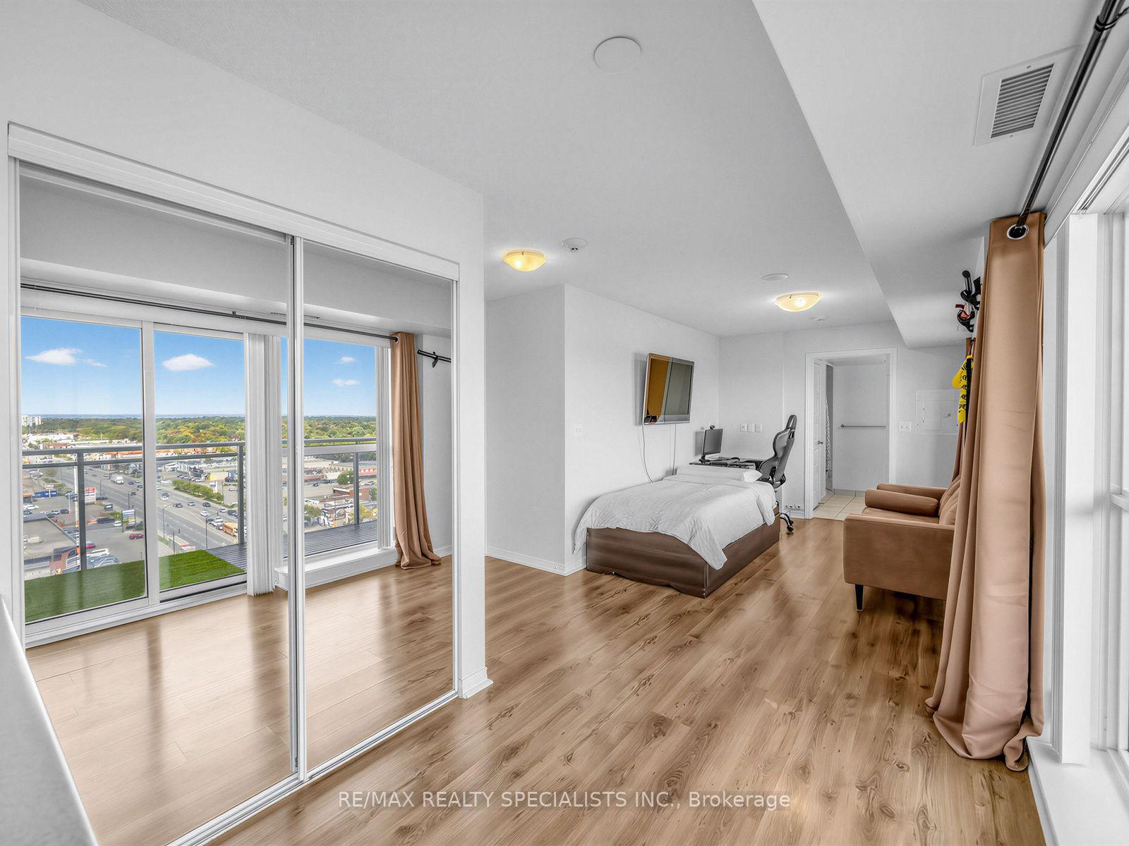 Photo 14 of Unit 1501, 215 Queen Street E, Brampton, Queen Street Corridor — HOMEH