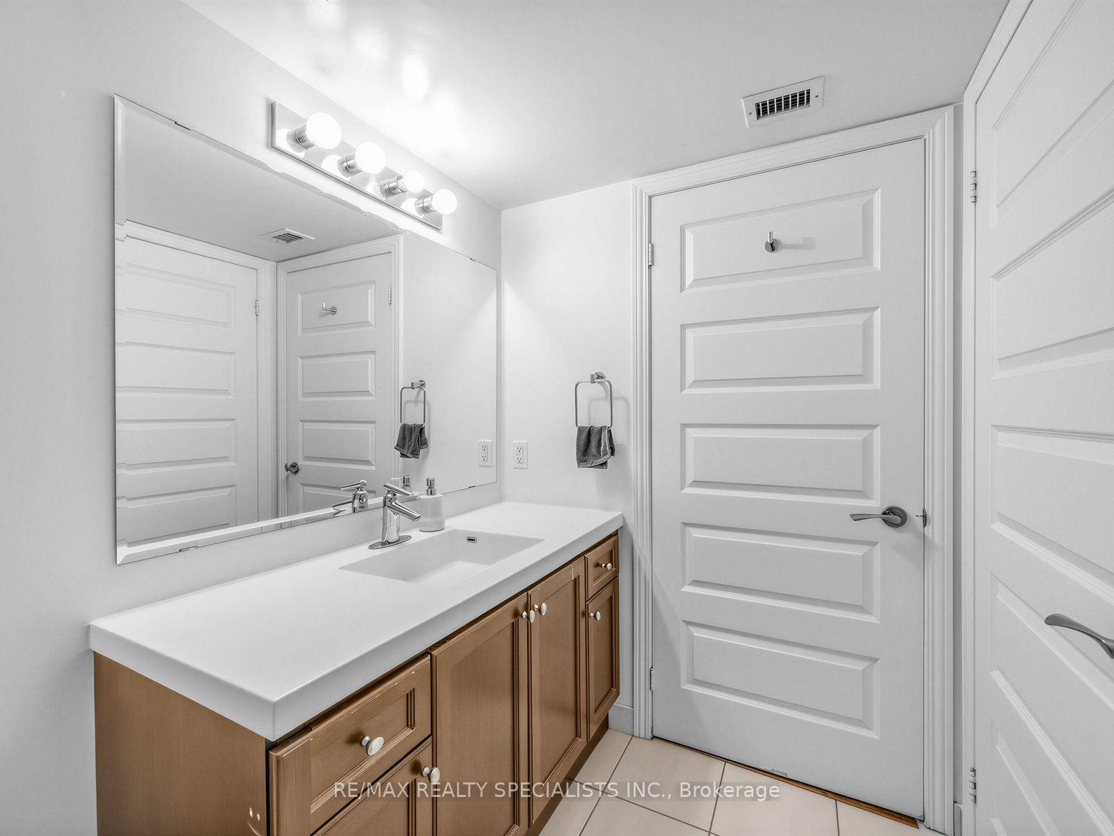 Photo 16 of Unit 1501, 215 Queen Street E, Brampton, Queen Street Corridor — HOMEH