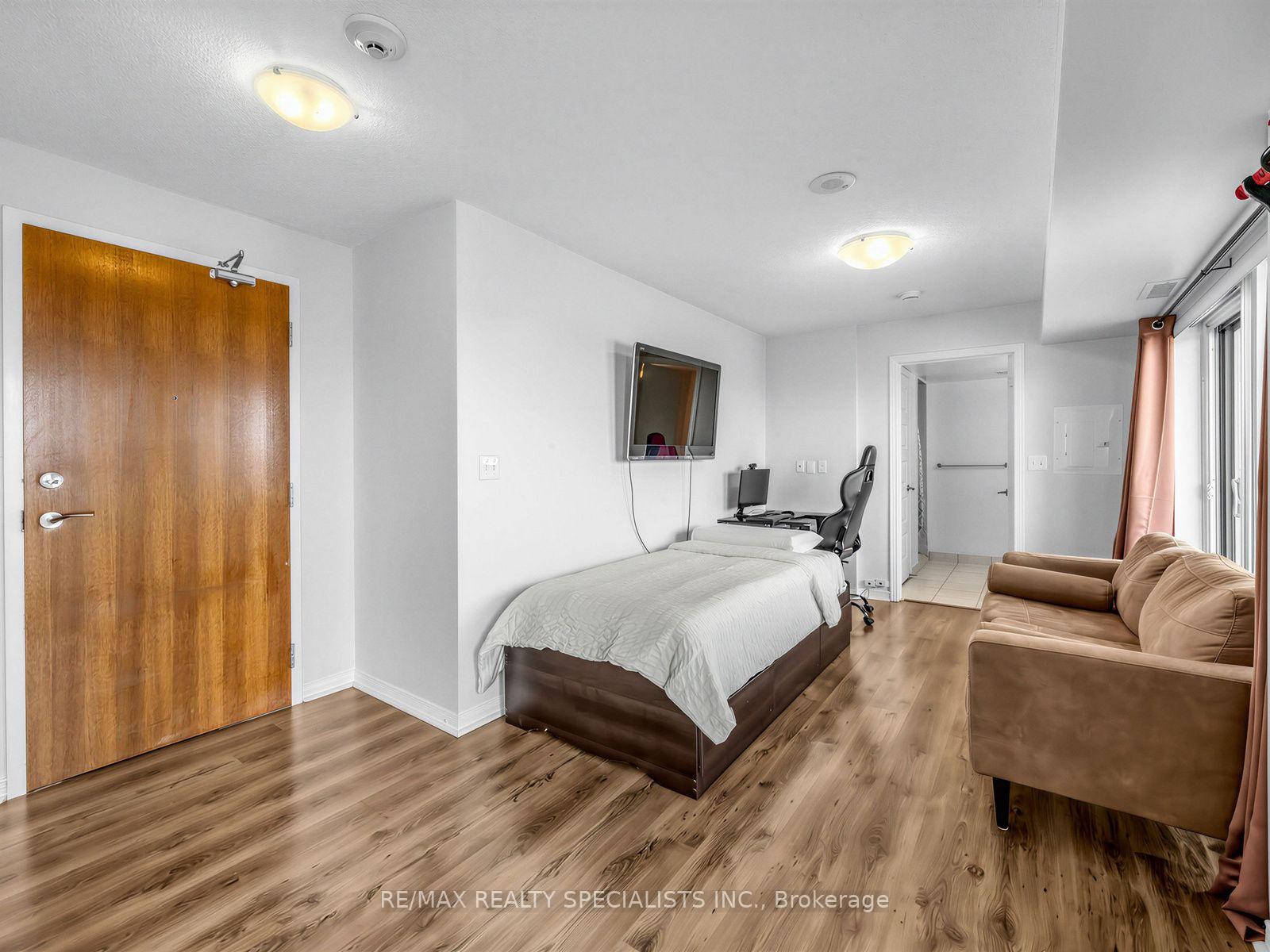 Photo 22 of Unit 1501, 215 Queen Street E, Brampton, Queen Street Corridor — HOMEH