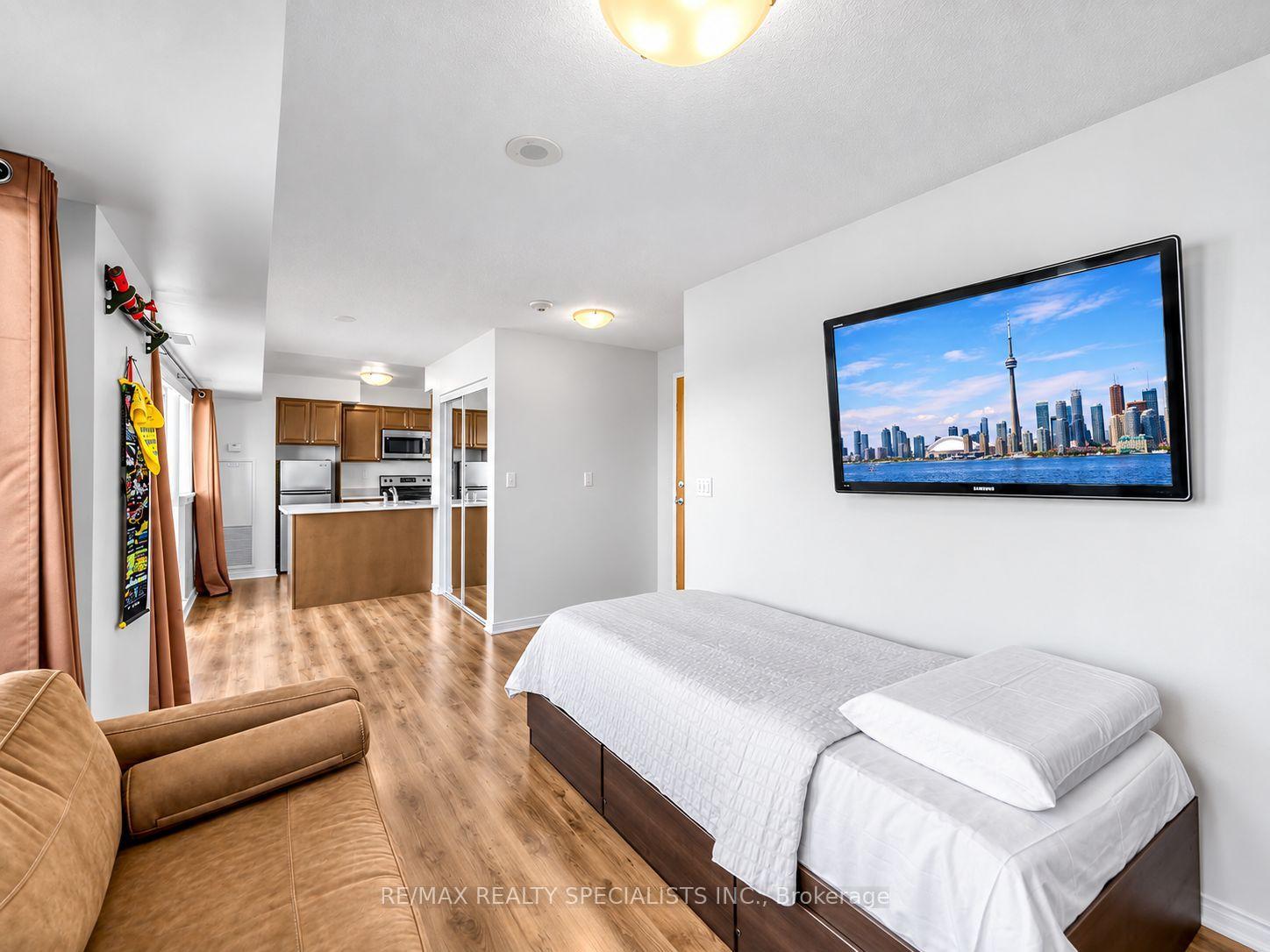 Photo 23 of Unit 1501, 215 Queen Street E, Brampton, Queen Street Corridor — HOMEH