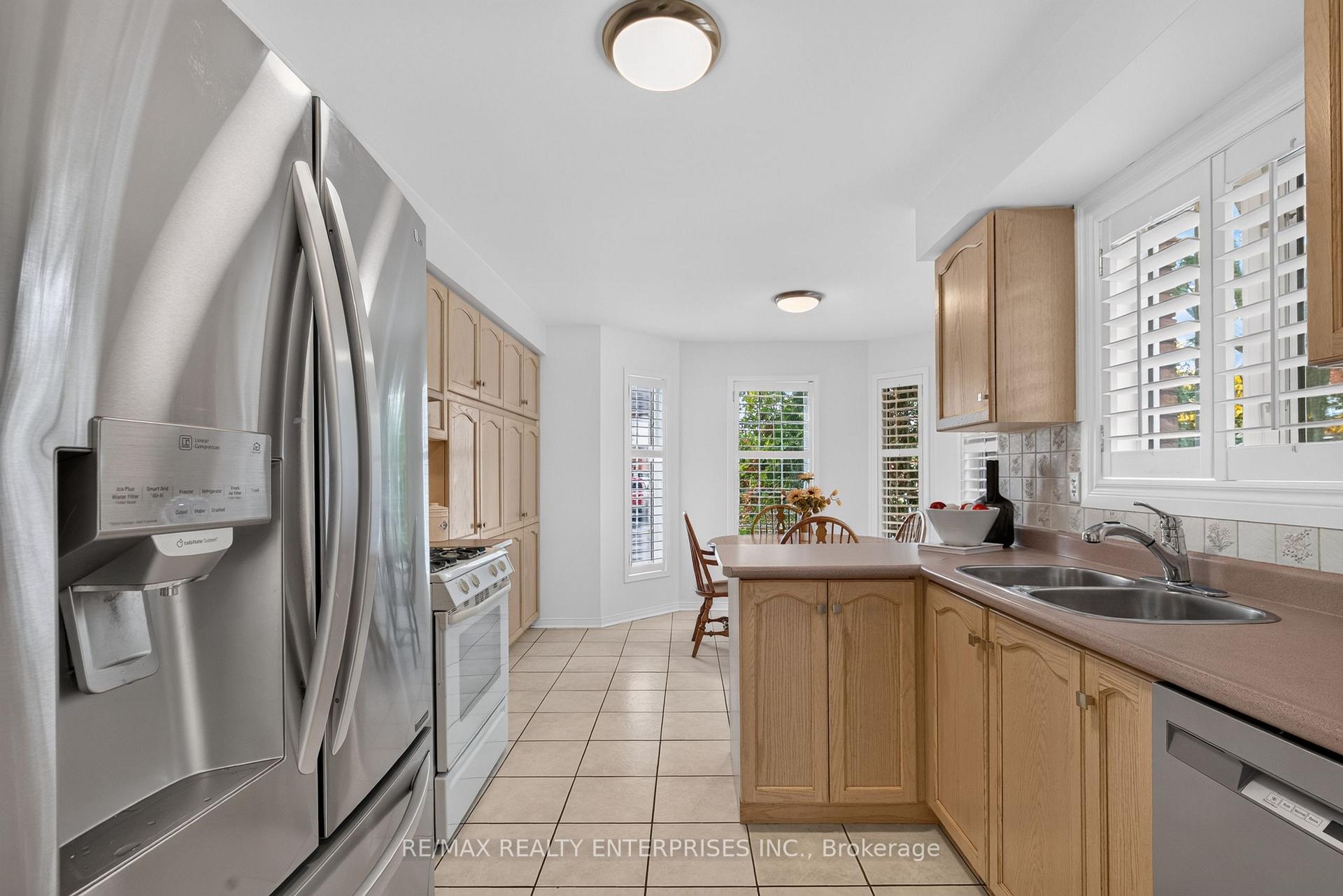 Photo 5 of 5555 Linwell Place, Mississauga, Churchill Meadows — HOMEH