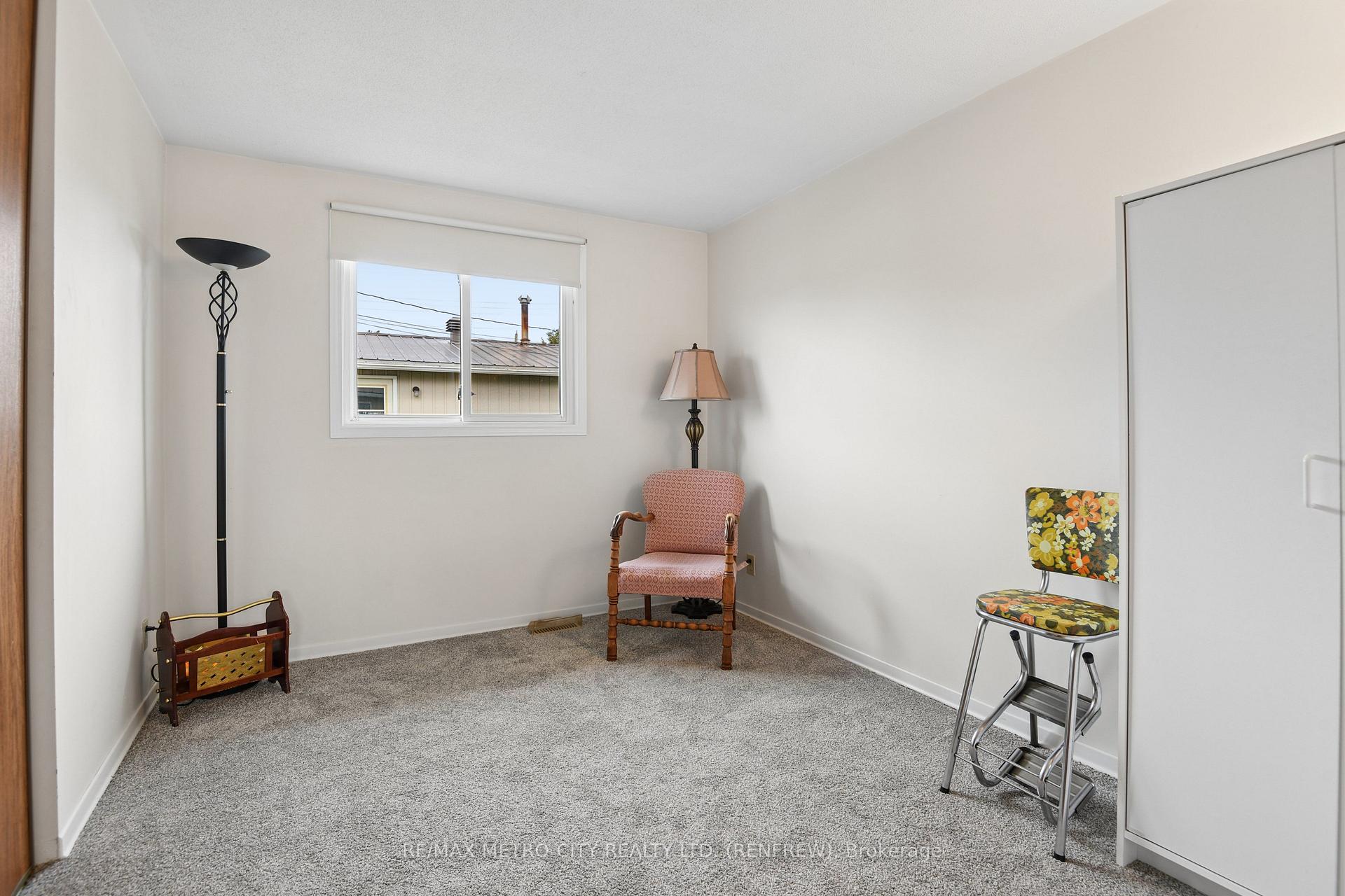 Photo 21 of 583 King Street, Renfrew, Renfrew — HOMEH