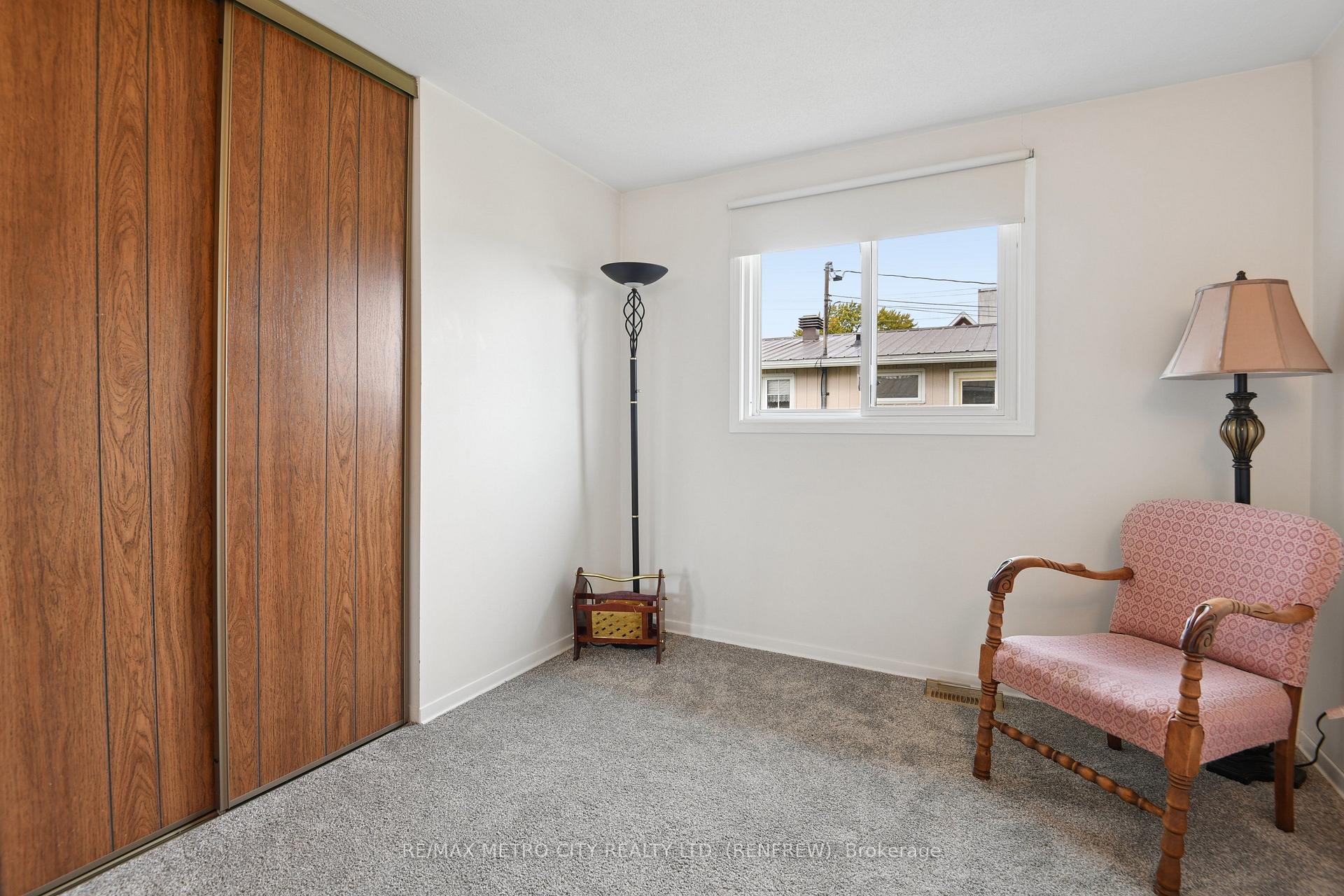 Photo 22 of 583 King Street, Renfrew, Renfrew — HOMEH