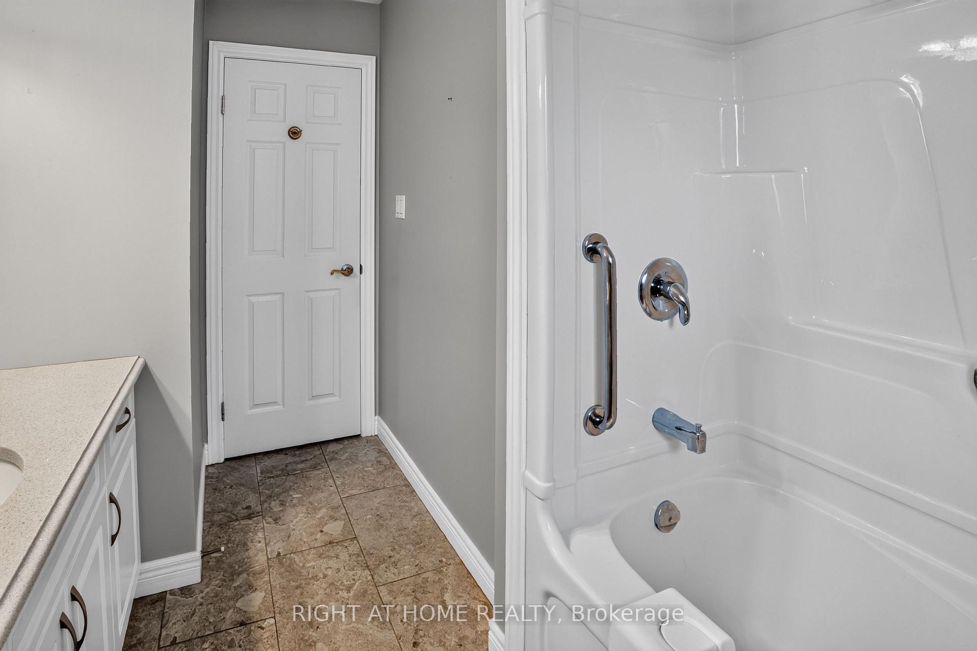 Photo 18 of 14 Oriole Lane, St. Thomas — HOMEH