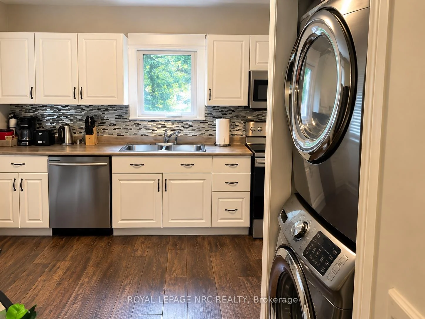 Photo 24 of 5715 Highland Avenue, Niagara Falls, Hospital — HOMEH
