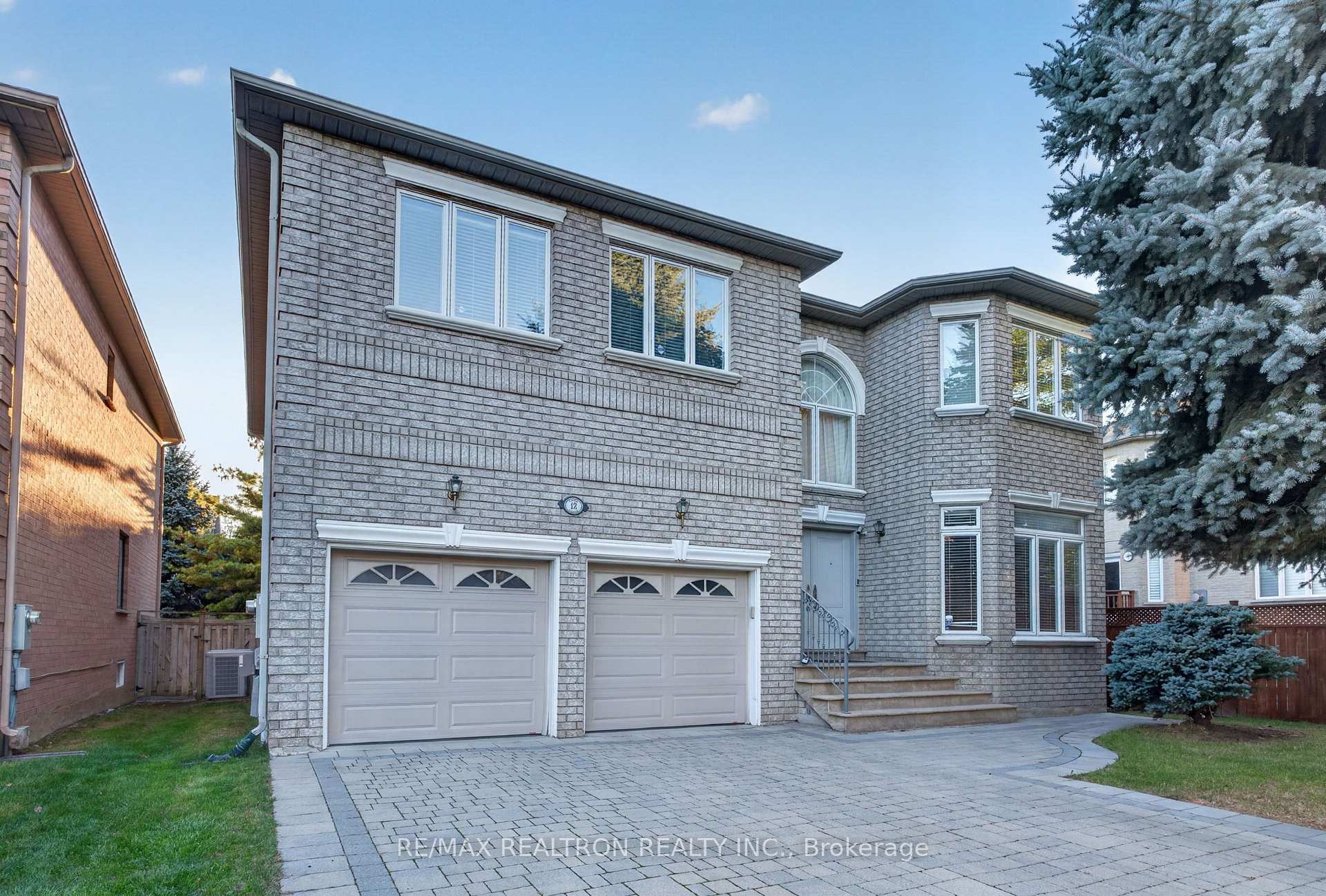 Photo 2 of 12 Loudon Crescent, Vaughan, Beverley Glen — HOMEH
