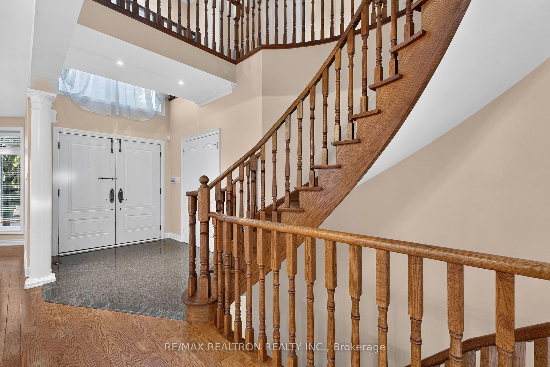 Photo 3 of 12 Loudon Crescent, Vaughan, Beverley Glen — HOMEH