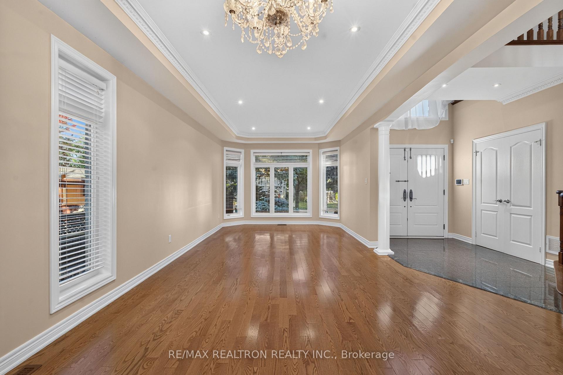 Photo 4 of 12 Loudon Crescent, Vaughan, Beverley Glen — HOMEH