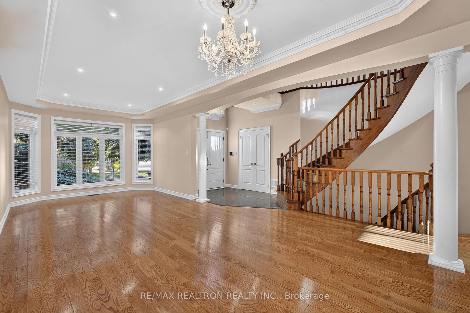 Photo 5 of 12 Loudon Crescent, Vaughan, Beverley Glen — HOMEH