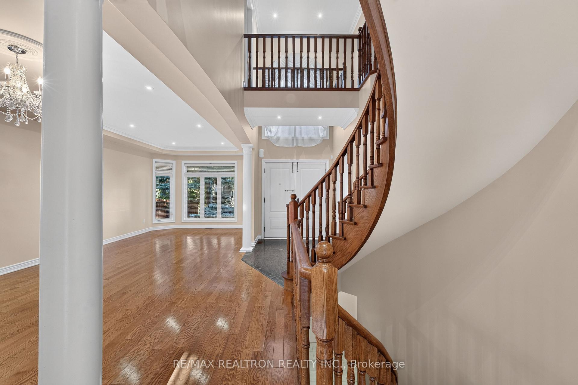 Photo 6 of 12 Loudon Crescent, Vaughan, Beverley Glen — HOMEH