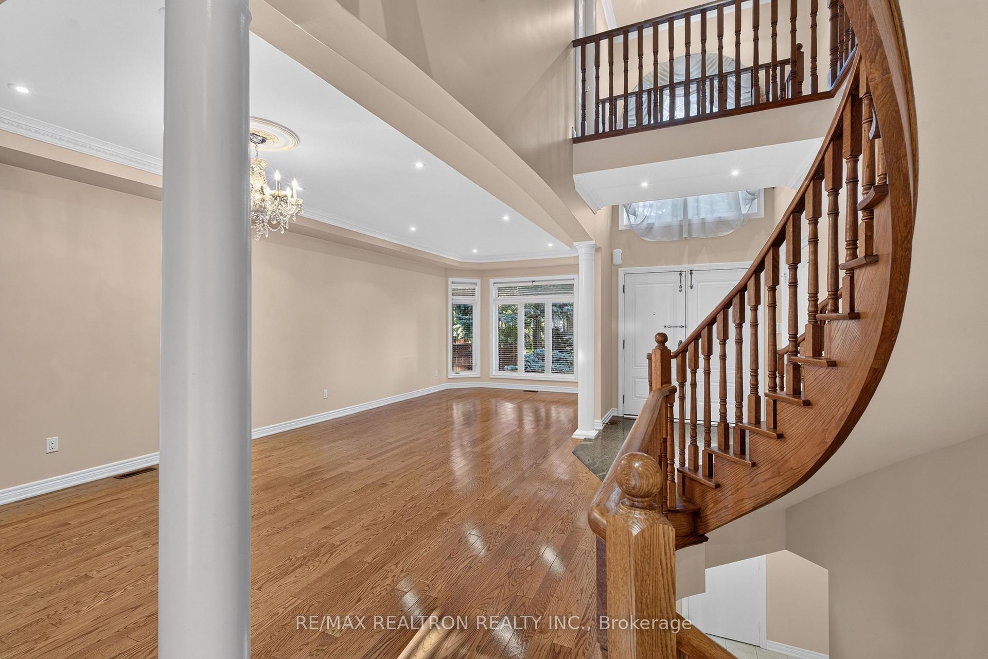 Photo 7 of 12 Loudon Crescent, Vaughan, Beverley Glen — HOMEH