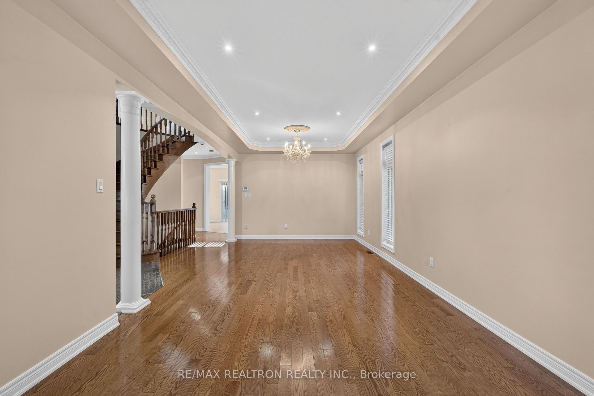 Photo 8 of 12 Loudon Crescent, Vaughan, Beverley Glen — HOMEH