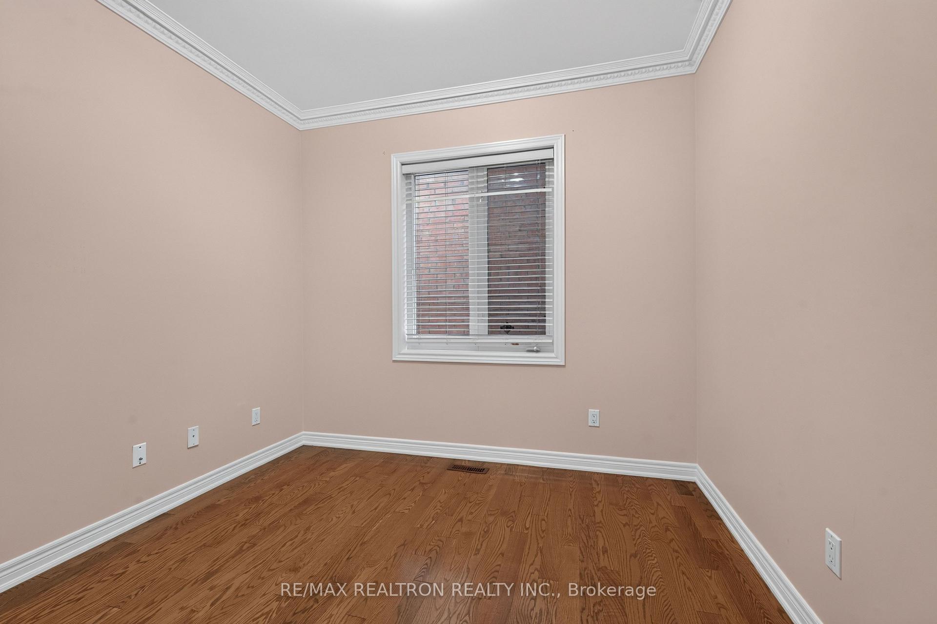 Photo 18 of 12 Loudon Crescent, Vaughan, Beverley Glen — HOMEH
