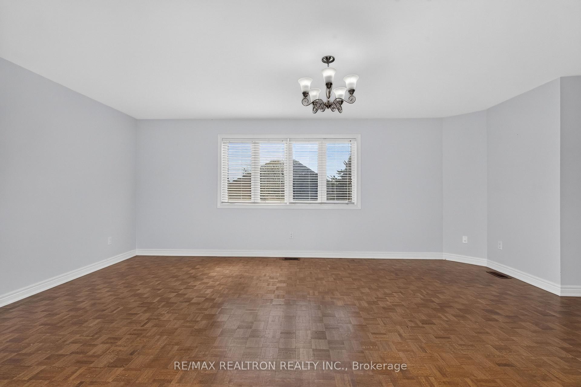 Photo 27 of 12 Loudon Crescent, Vaughan, Beverley Glen — HOMEH