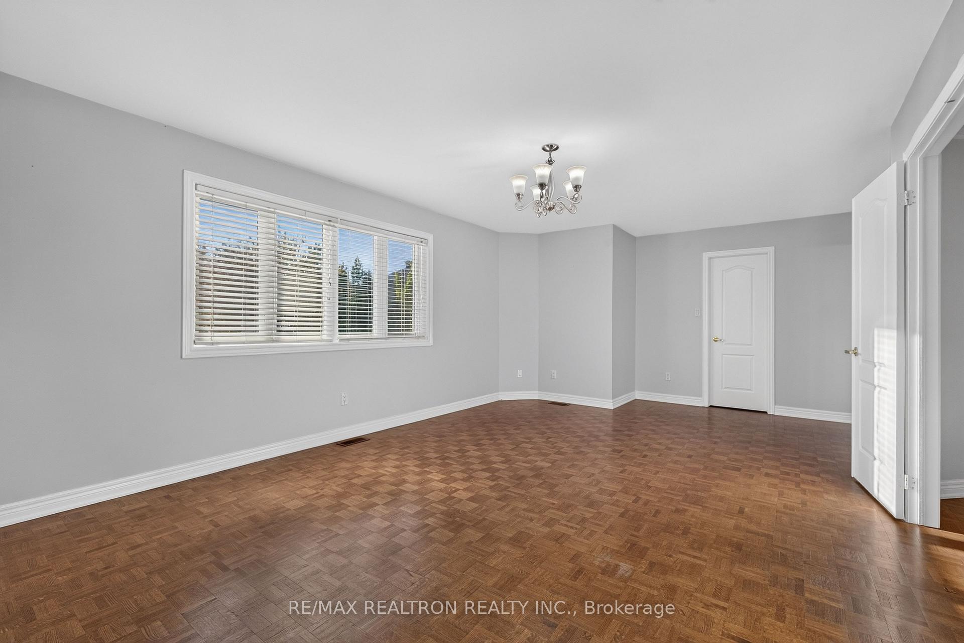 Photo 28 of 12 Loudon Crescent, Vaughan, Beverley Glen — HOMEH