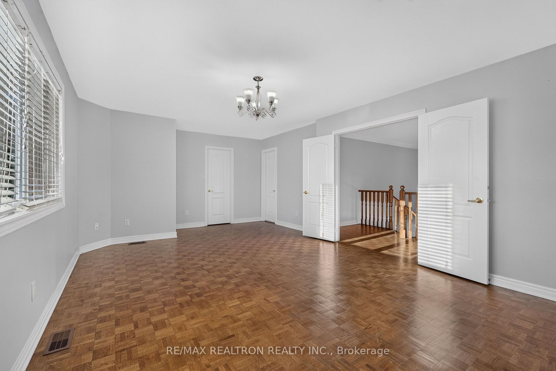 Photo 30 of 12 Loudon Crescent, Vaughan, Beverley Glen — HOMEH