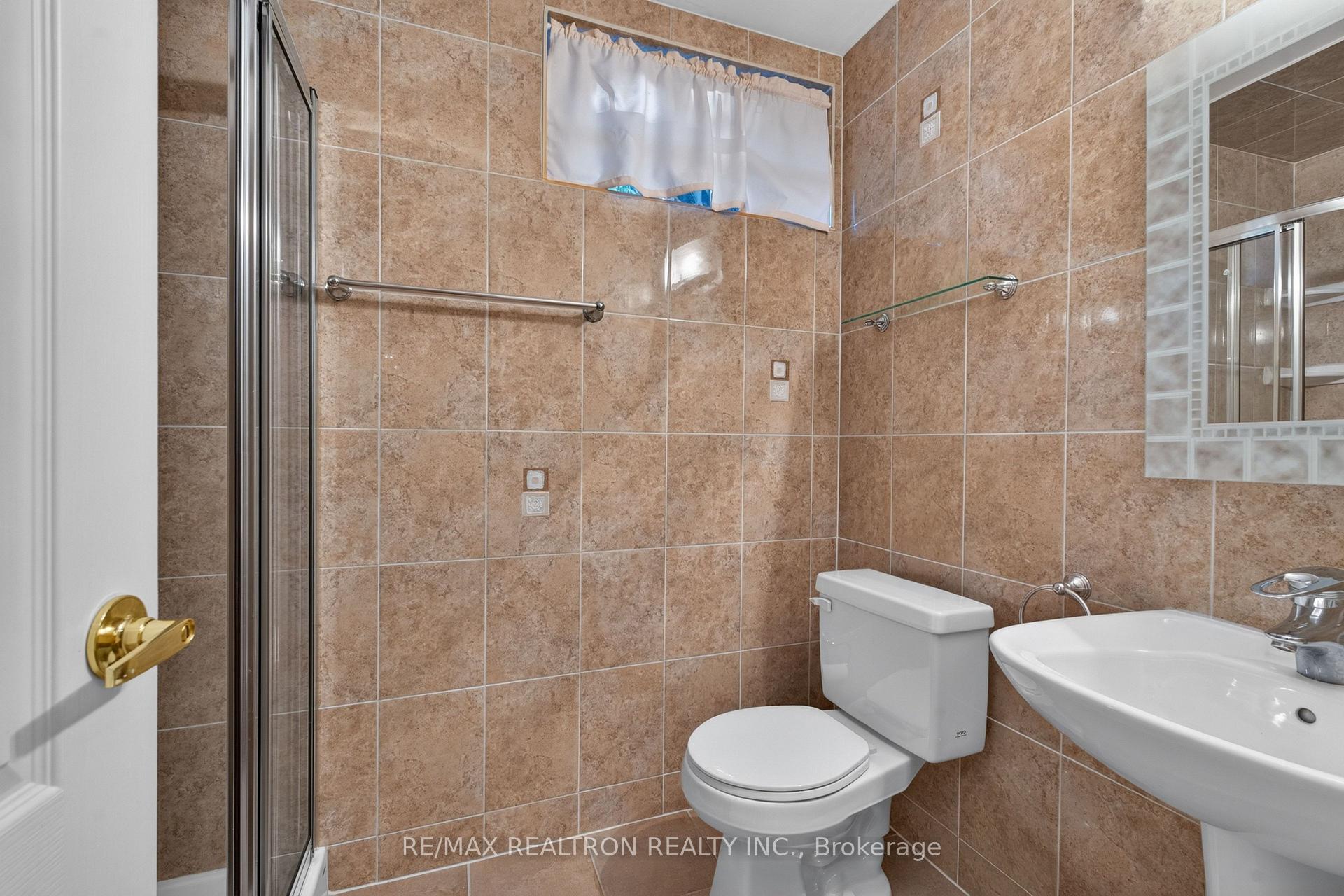 Photo 42 of 12 Loudon Crescent, Vaughan, Beverley Glen — HOMEH