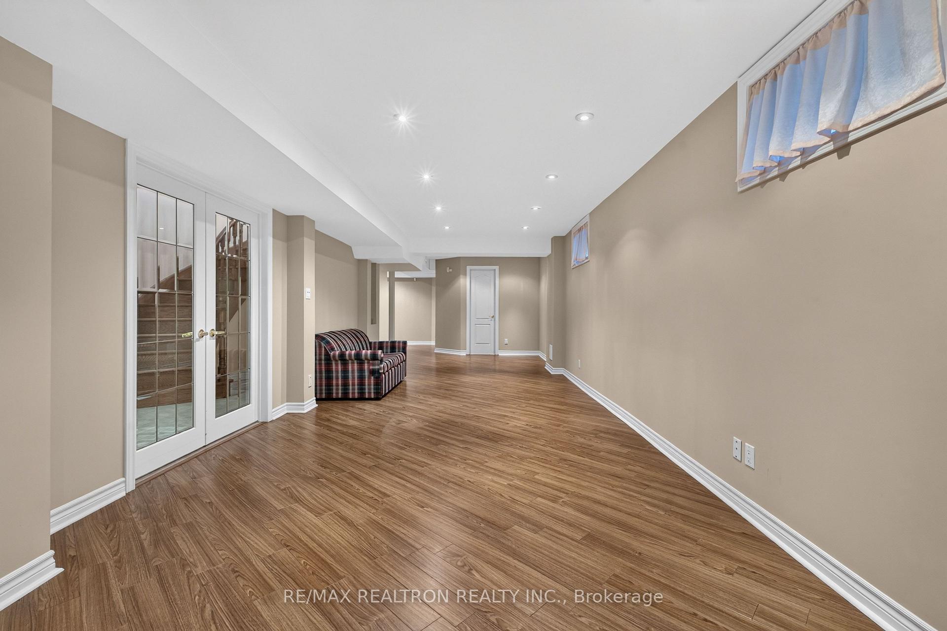 Photo 45 of 12 Loudon Crescent, Vaughan, Beverley Glen — HOMEH