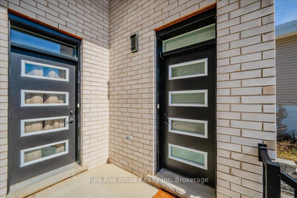 Photo 3 of 498 Karn Street, Kitchener, Victoria Hills — HOMEH
