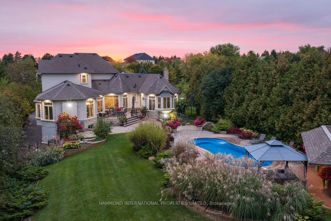 Photo 3 of 776 Woodland Acres Crescent, Vaughan, Rural Vaughan — HOMEH