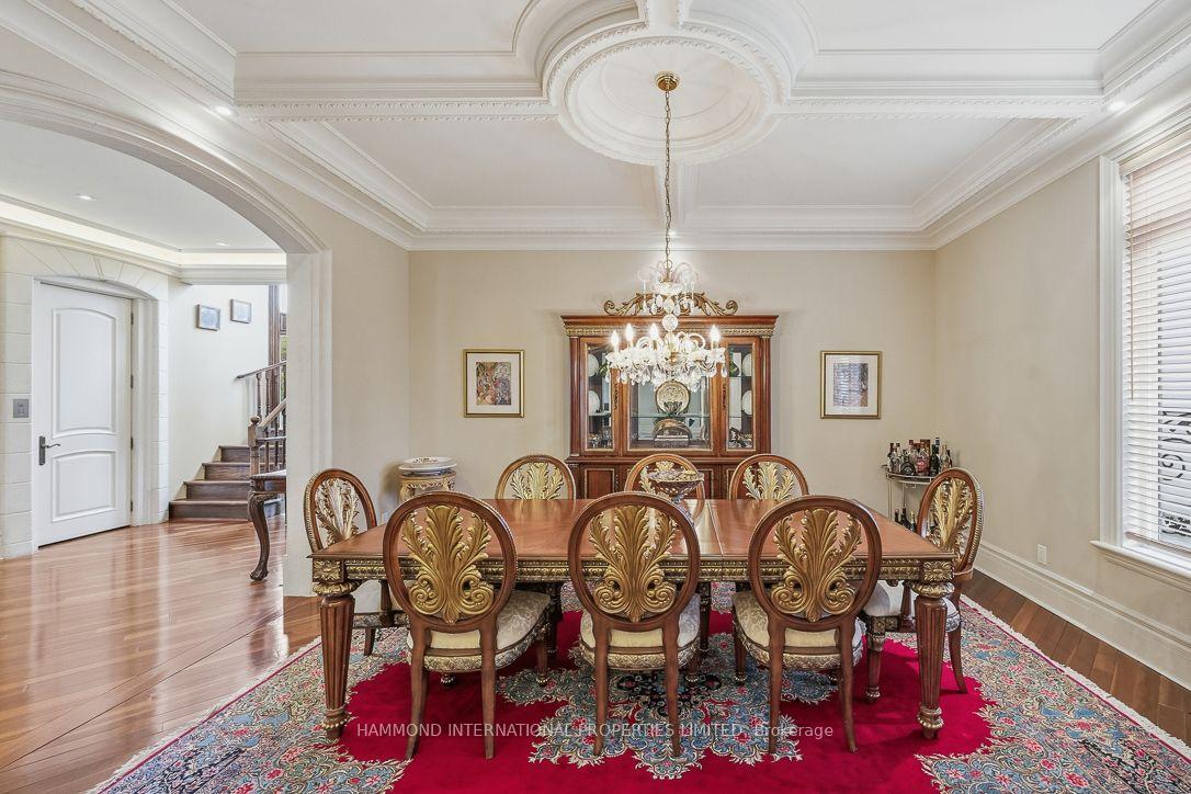 Photo 7 of 776 Woodland Acres Crescent, Vaughan, Rural Vaughan — HOMEH