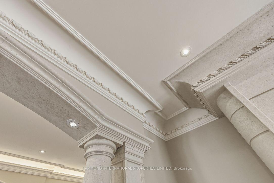 Photo 8 of 776 Woodland Acres Crescent, Vaughan, Rural Vaughan — HOMEH