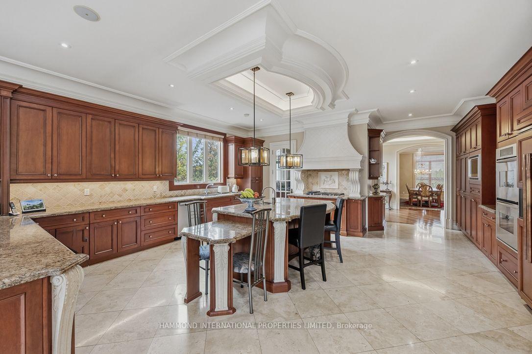 Photo 13 of 776 Woodland Acres Crescent, Vaughan, Rural Vaughan — HOMEH
