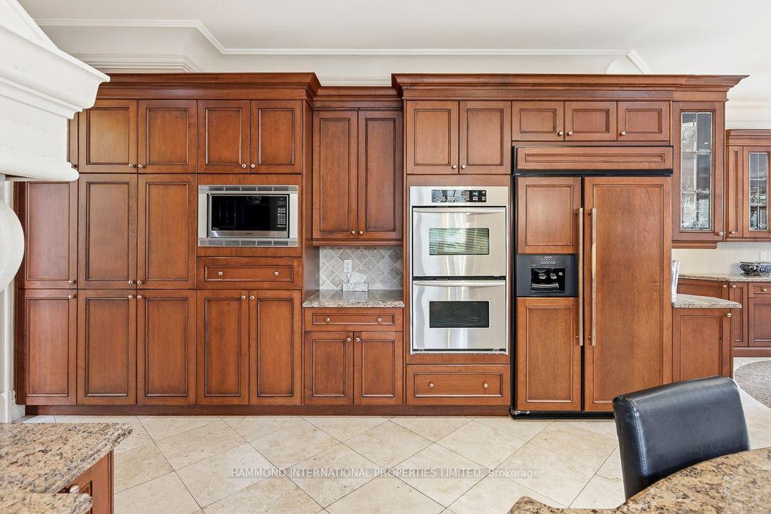 Photo 14 of 776 Woodland Acres Crescent, Vaughan, Rural Vaughan — HOMEH