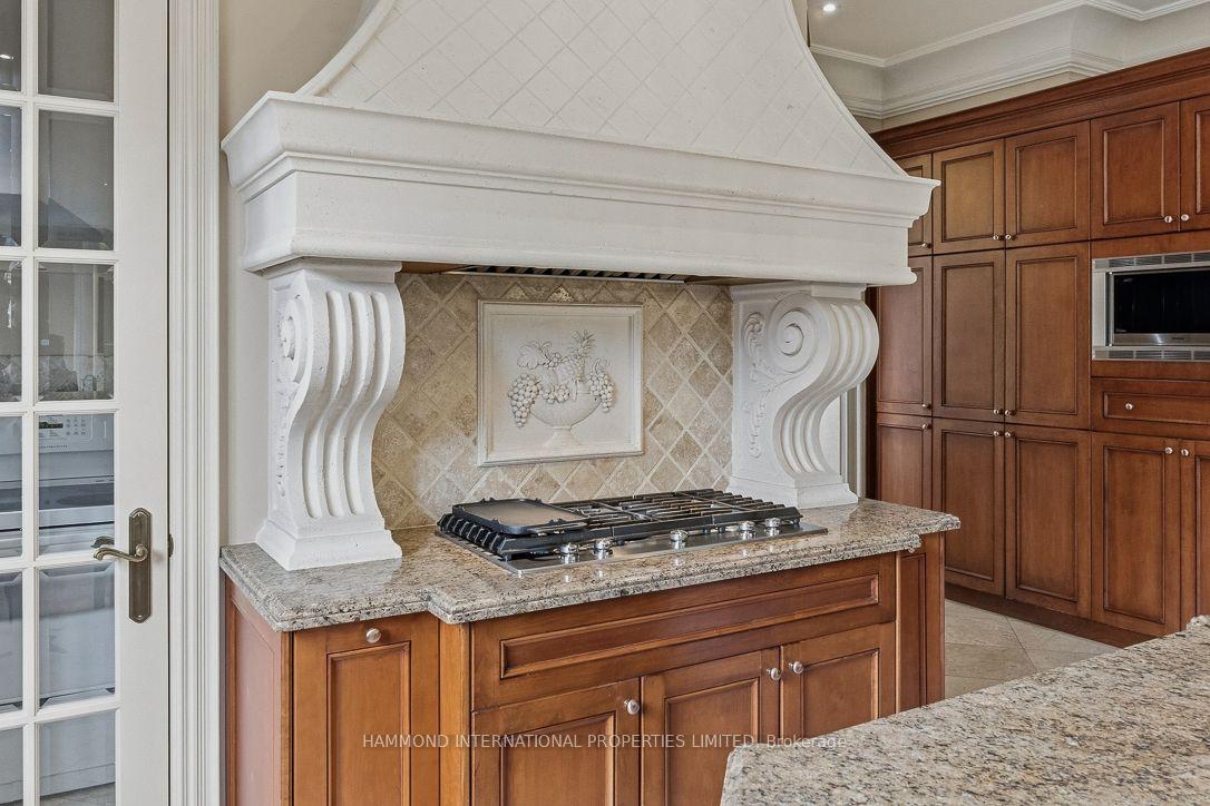 Photo 16 of 776 Woodland Acres Crescent, Vaughan, Rural Vaughan — HOMEH