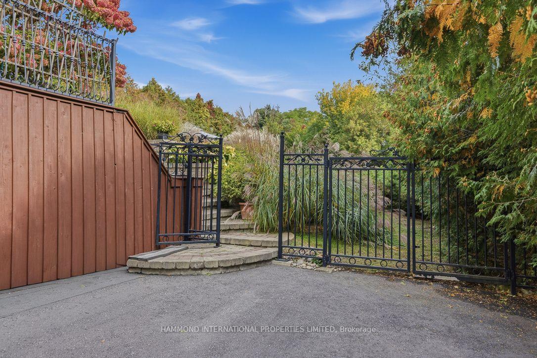 Photo 43 of 776 Woodland Acres Crescent, Vaughan, Rural Vaughan — HOMEH