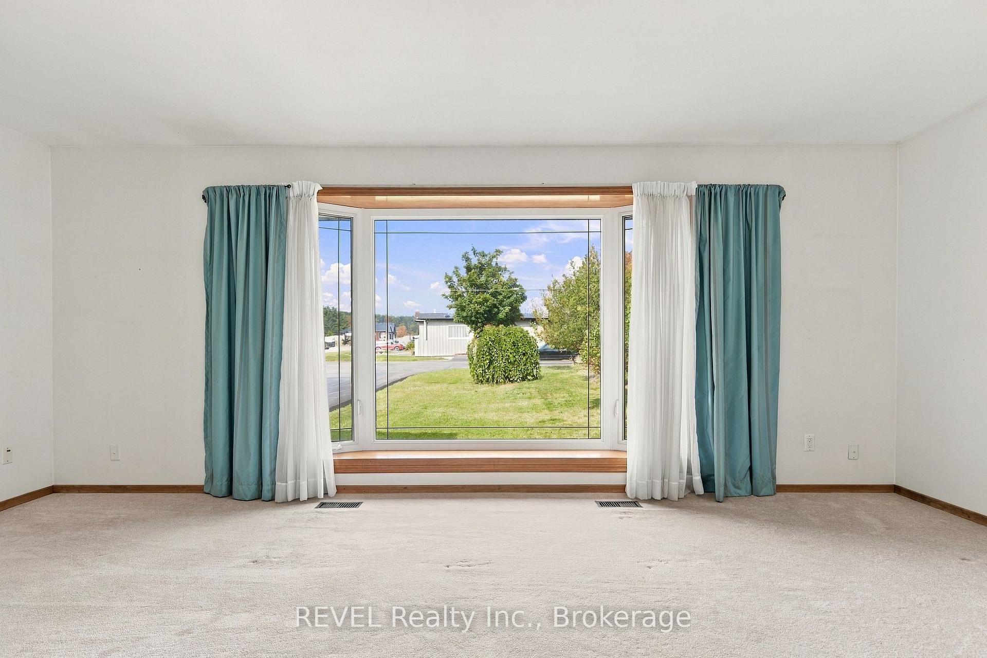Photo 10 of 17527 Telephone Road, Quinte West, Murray Ward — HOMEH