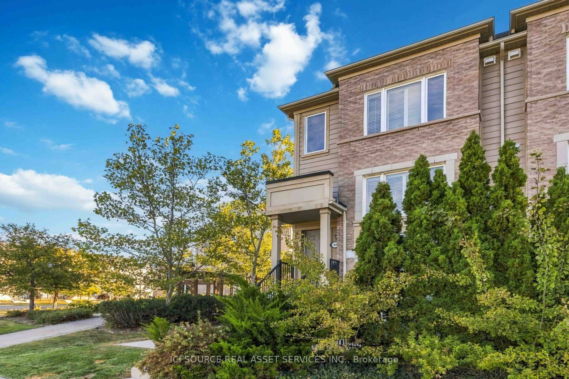Photo 5 of Unit 48, 4985 Southampton Drive, Mississauga, Churchill Meadows — HOMEH