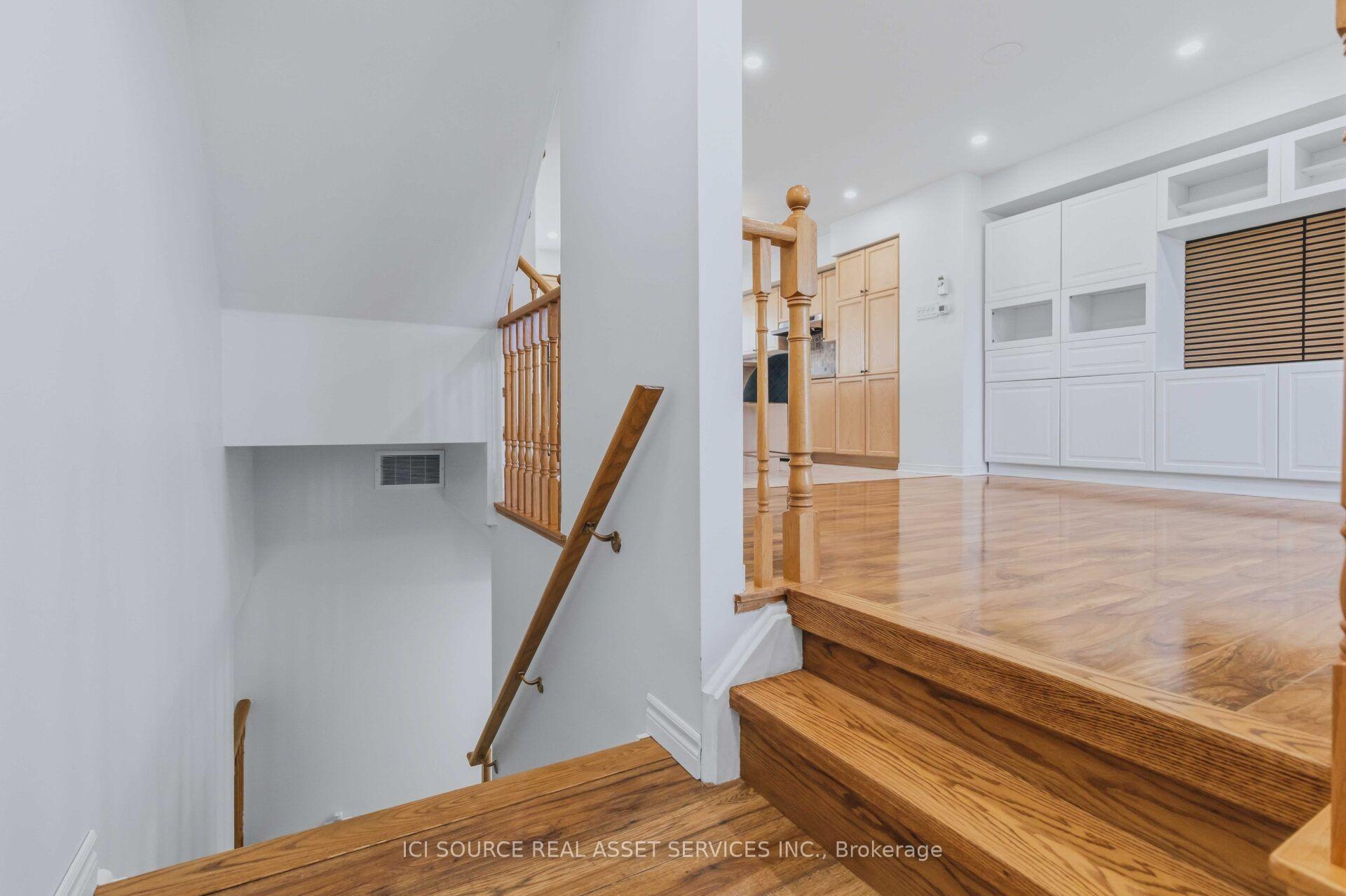 Photo 11 of Unit 48, 4985 Southampton Drive, Mississauga, Churchill Meadows — HOMEH