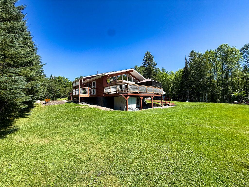 Photo 3 of 4031 Highway 520, Magnetawan — HOMEH
