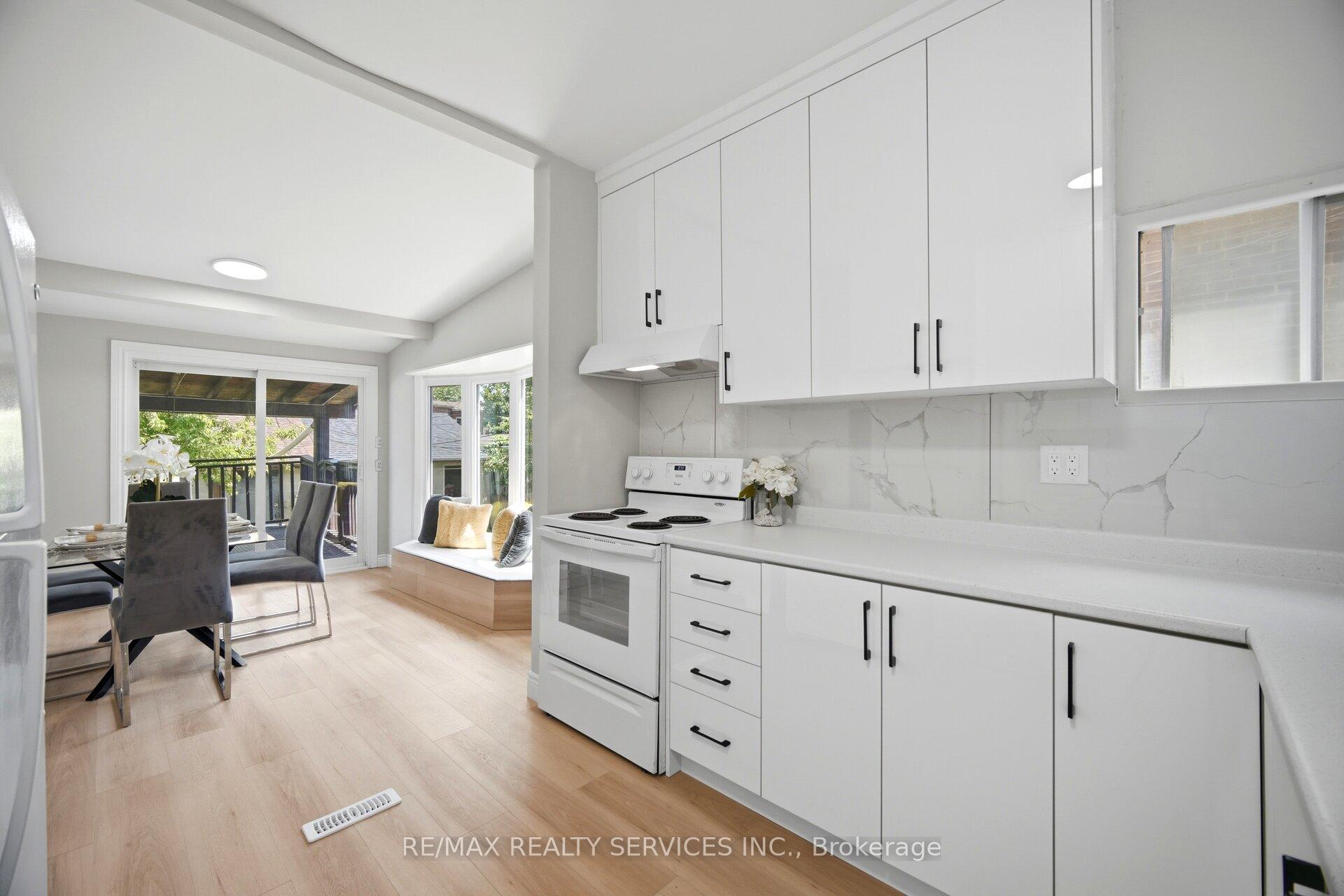 Photo 9 of 1147 Dufferin Street, Toronto, Dovercourt-Wallace Emerson-Junction — HOMEH