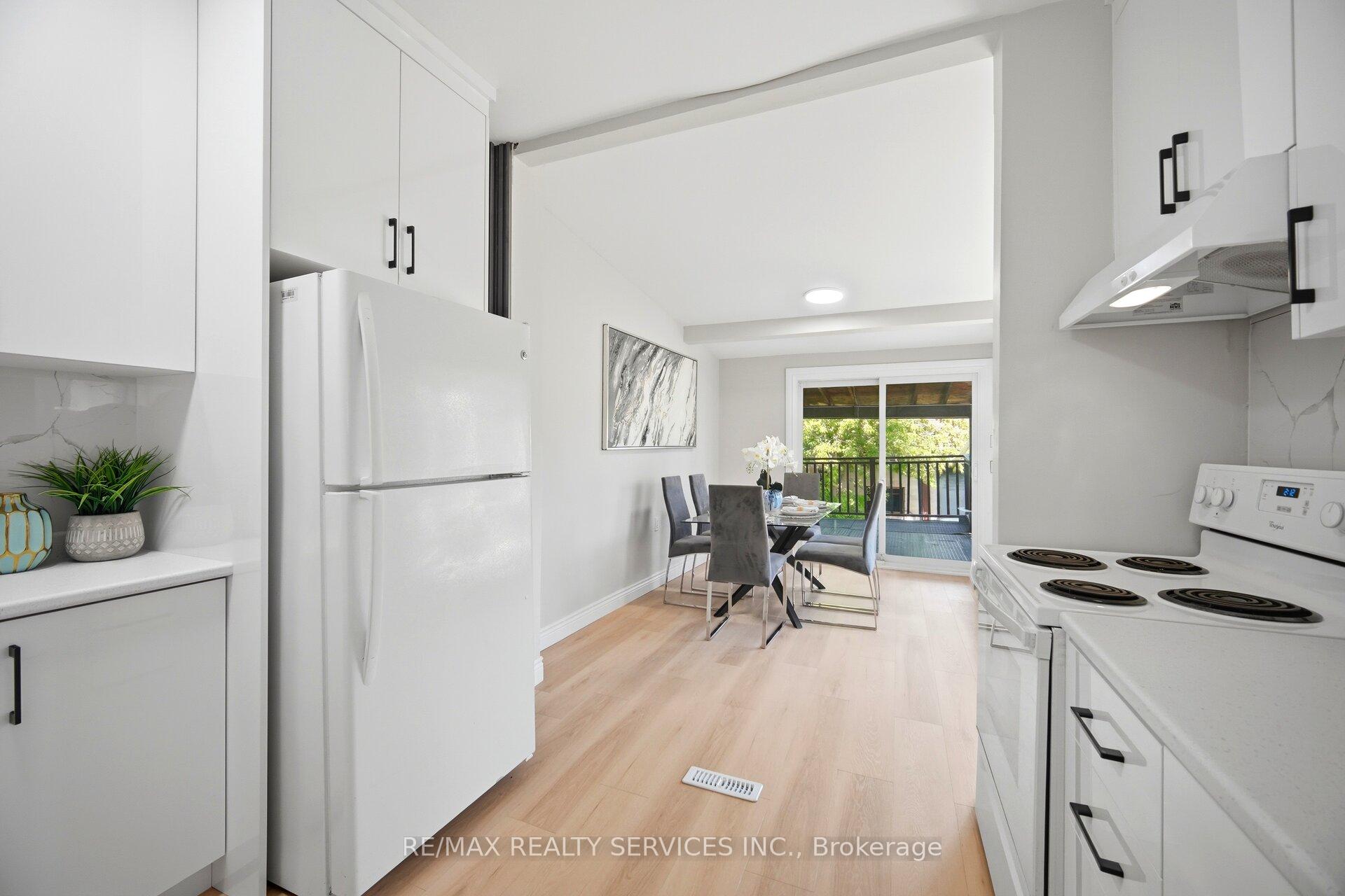 Photo 12 of 1147 Dufferin Street, Toronto, Dovercourt-Wallace Emerson-Junction — HOMEH