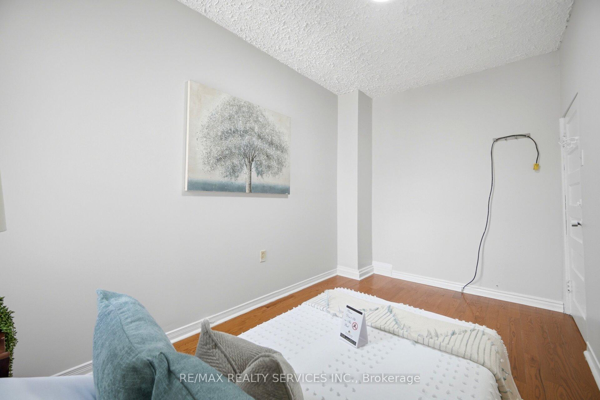 Photo 18 of 1147 Dufferin Street, Toronto, Dovercourt-Wallace Emerson-Junction — HOMEH