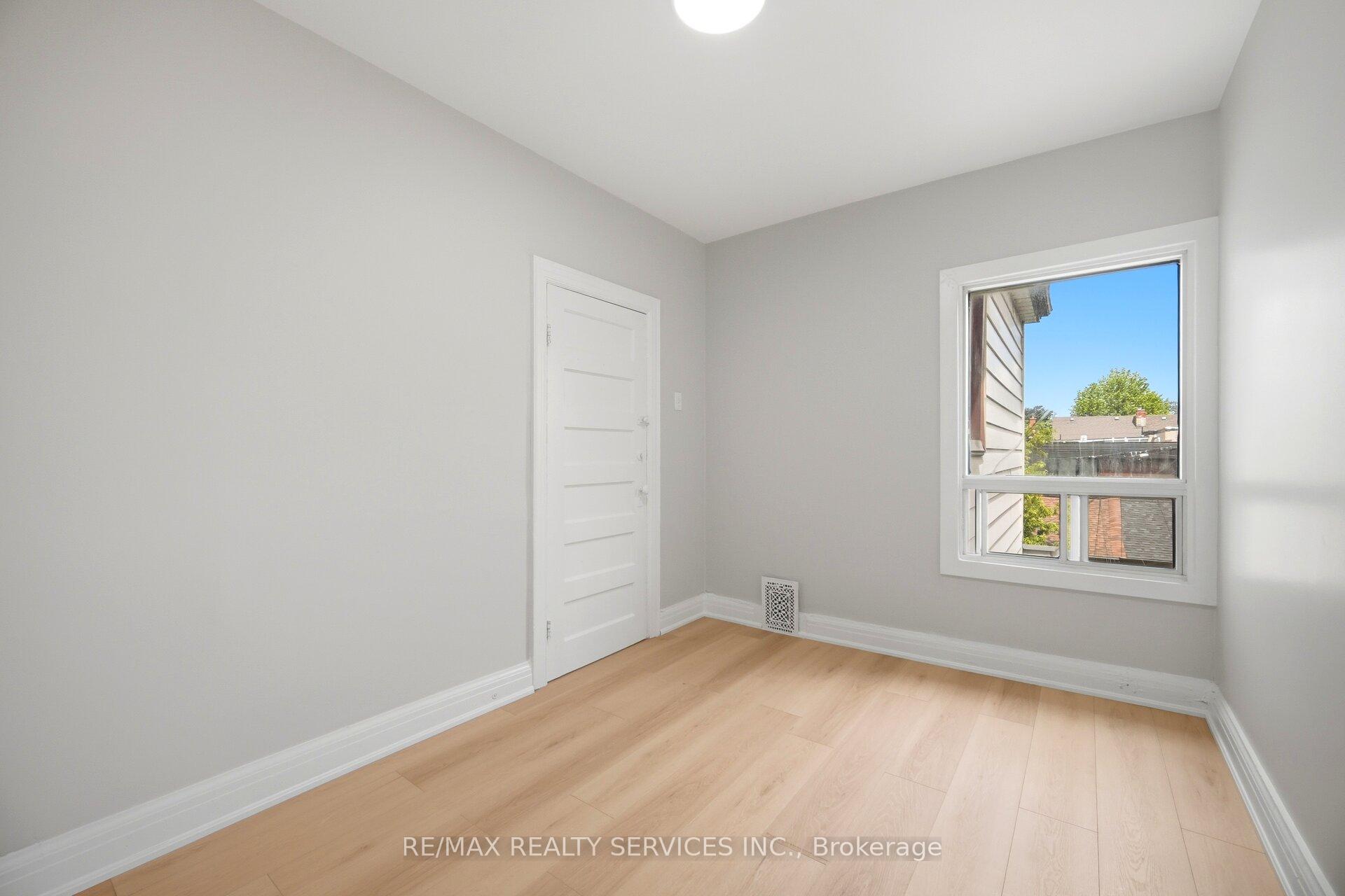 Photo 26 of 1147 Dufferin Street, Toronto, Dovercourt-Wallace Emerson-Junction — HOMEH