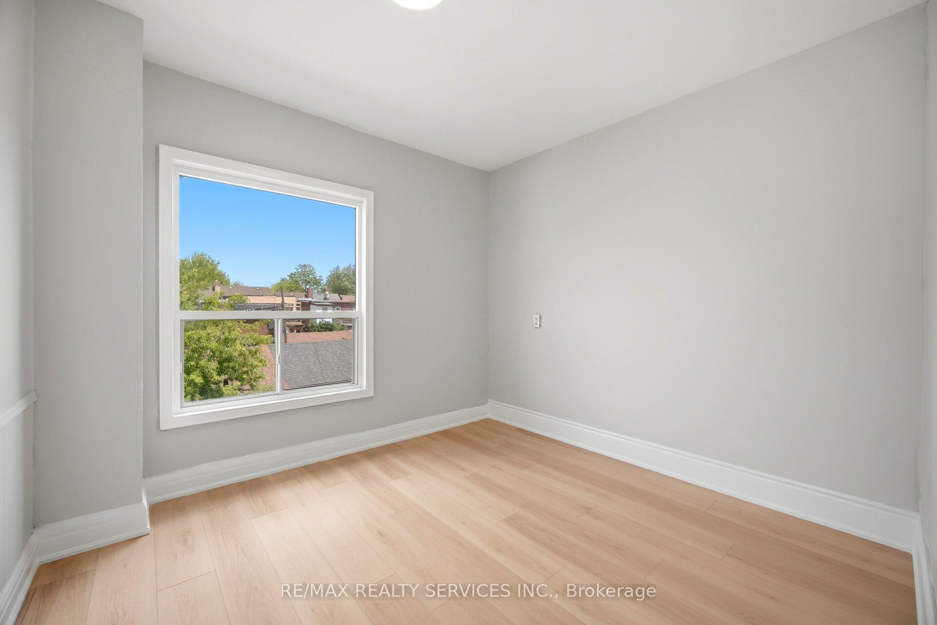 Photo 27 of 1147 Dufferin Street, Toronto, Dovercourt-Wallace Emerson-Junction — HOMEH