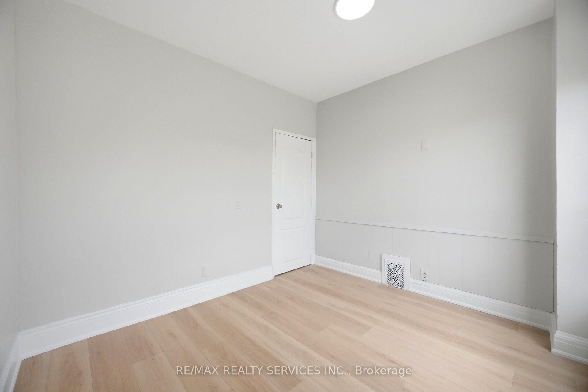 Photo 28 of 1147 Dufferin Street, Toronto, Dovercourt-Wallace Emerson-Junction — HOMEH