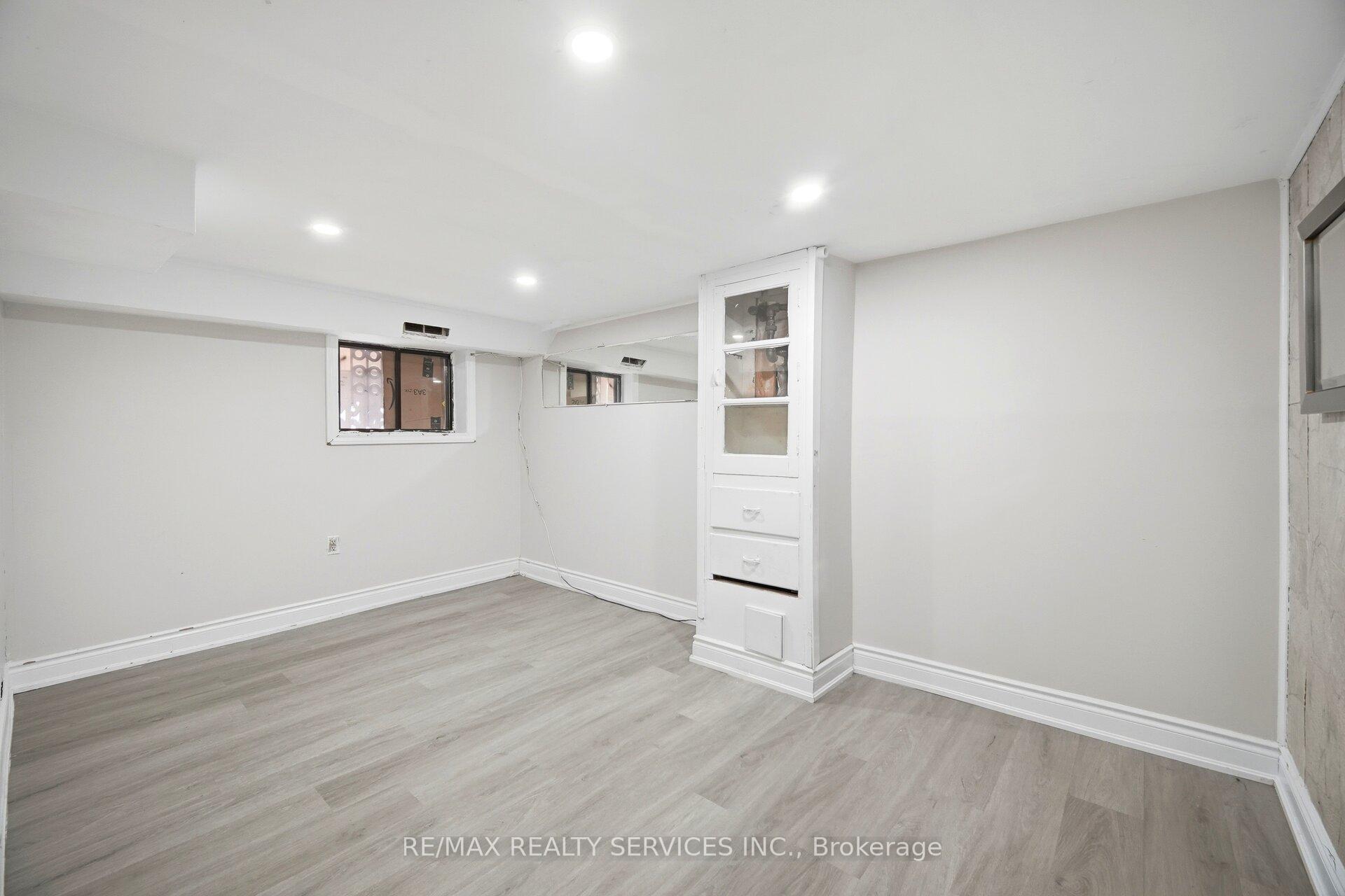 Photo 35 of 1147 Dufferin Street, Toronto, Dovercourt-Wallace Emerson-Junction — HOMEH