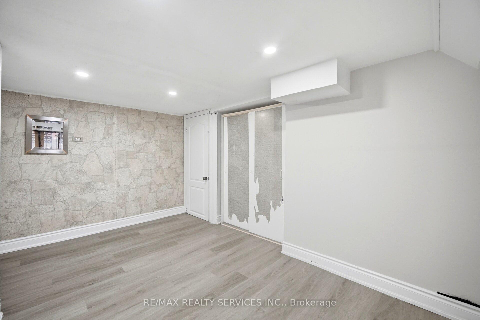 Photo 37 of 1147 Dufferin Street, Toronto, Dovercourt-Wallace Emerson-Junction — HOMEH