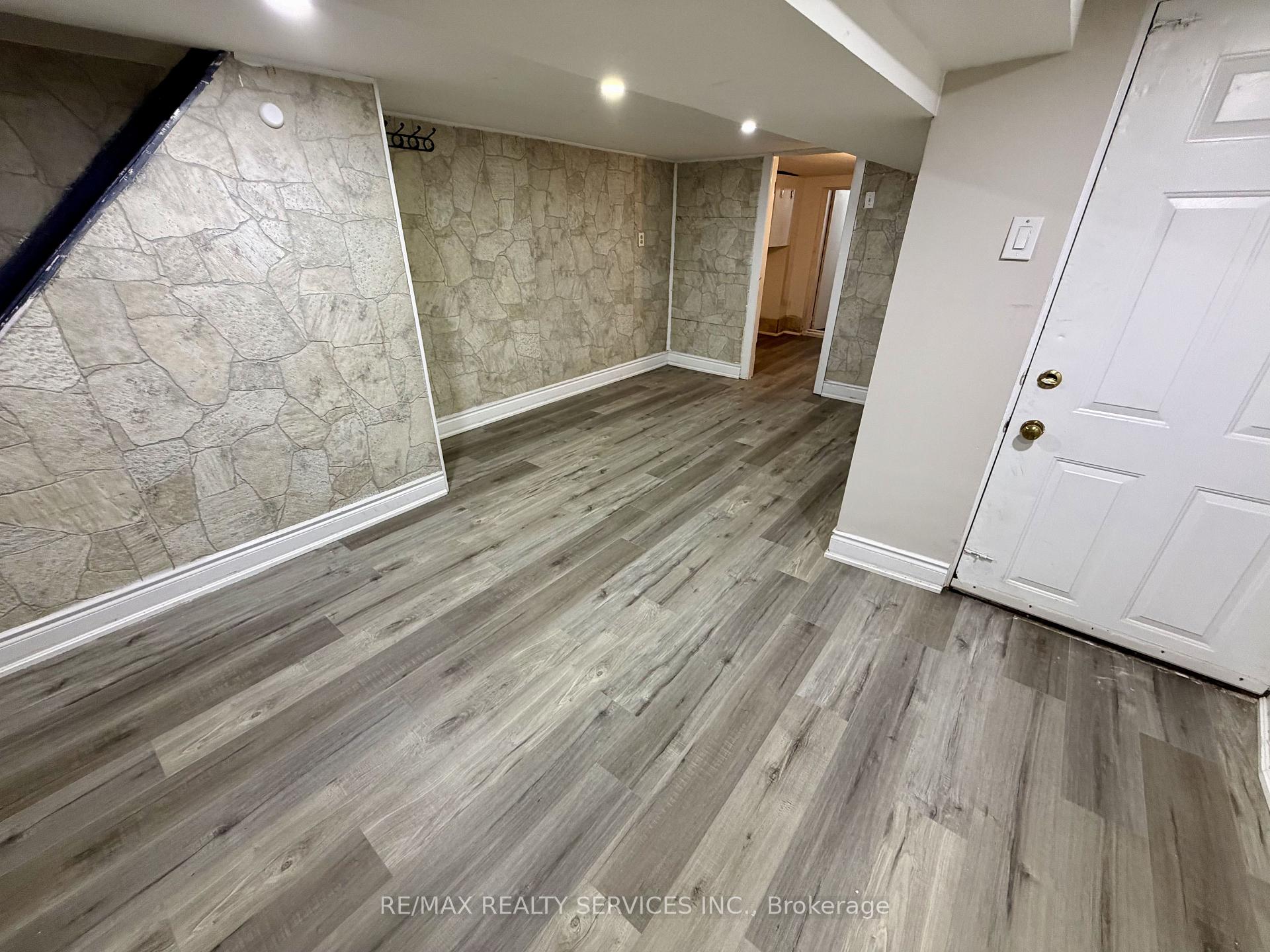 Photo 40 of 1147 Dufferin Street, Toronto, Dovercourt-Wallace Emerson-Junction — HOMEH