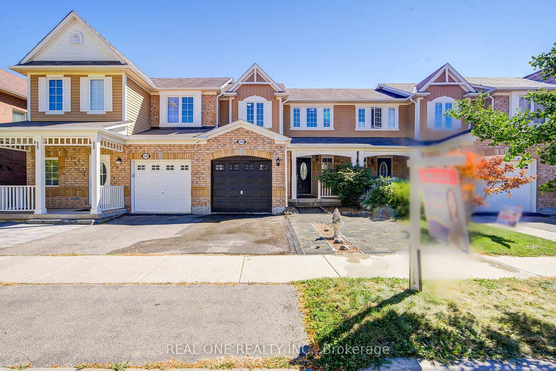 Photo 2 of 266 Woodley Crescent, Milton, Willmott — HOMEH