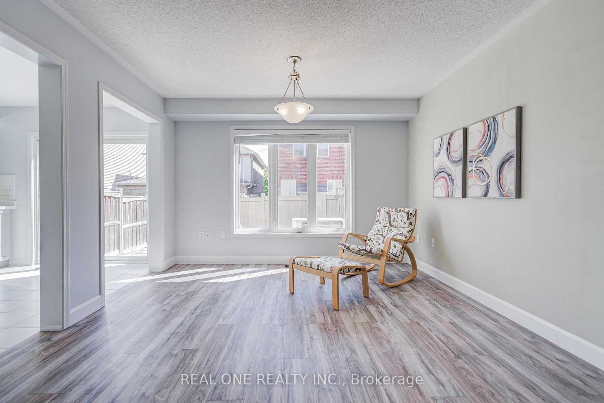 Photo 11 of 266 Woodley Crescent, Milton, Willmott — HOMEH